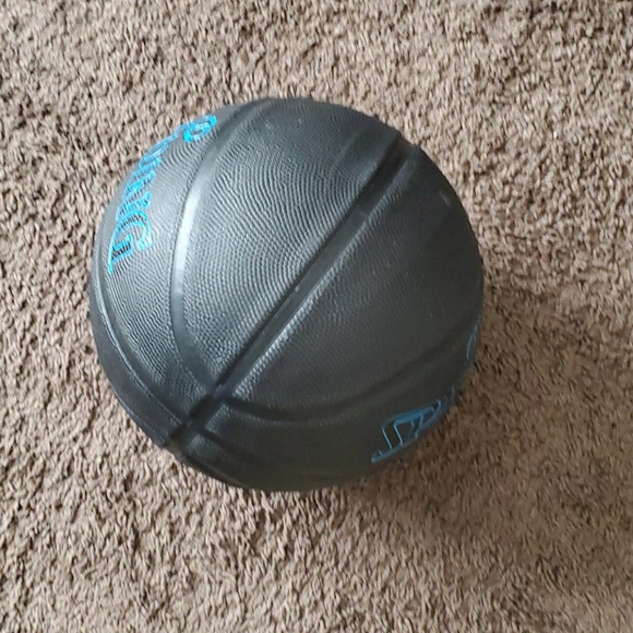 Basketball size 7 - Picture 1 of 2